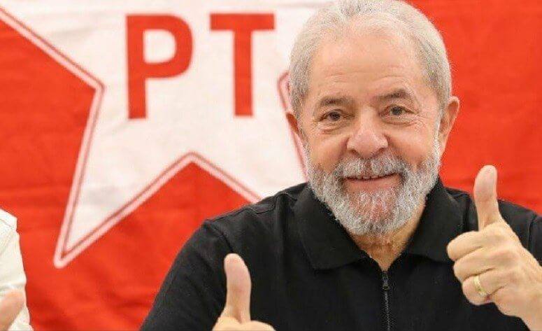 Le Monde destaca circo judicial que manteve Lula preso