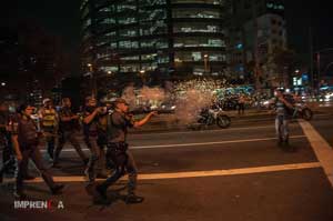 Ato contra a Reforma do Ensino Médio termina em bomba e apreensões