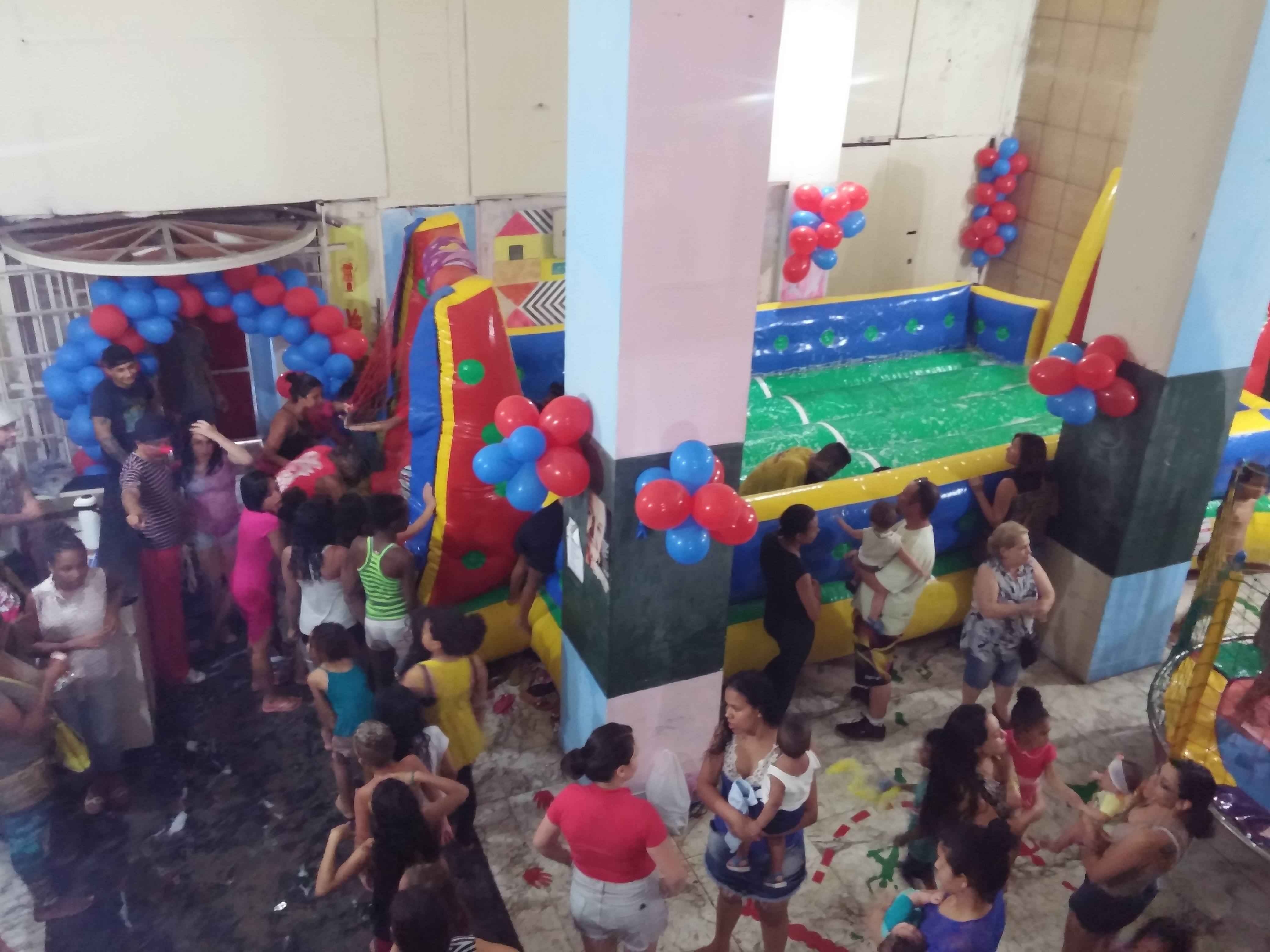 Festa do dia das crianças numa ocupação do MSTC, em 2015